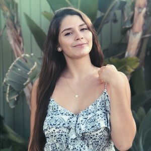 Meet your Posher, Phia